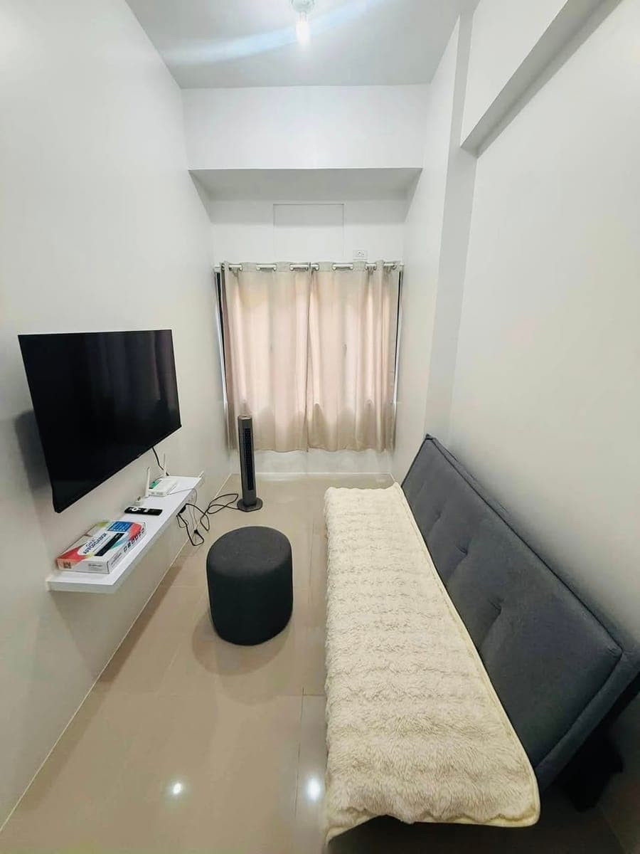 My 1 Bedroom Fully Furnished Condo is now Available for Immediate Move in. - photo 2