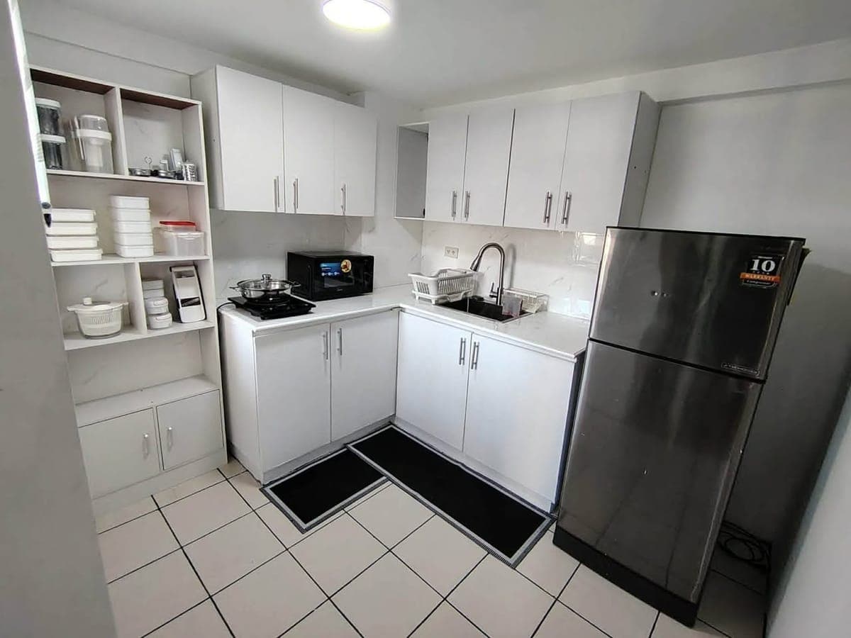 🏡✨ FOR RENT: Spacious 2-Bedroom Loft in Quezon City! ✨🏡 - photo 5