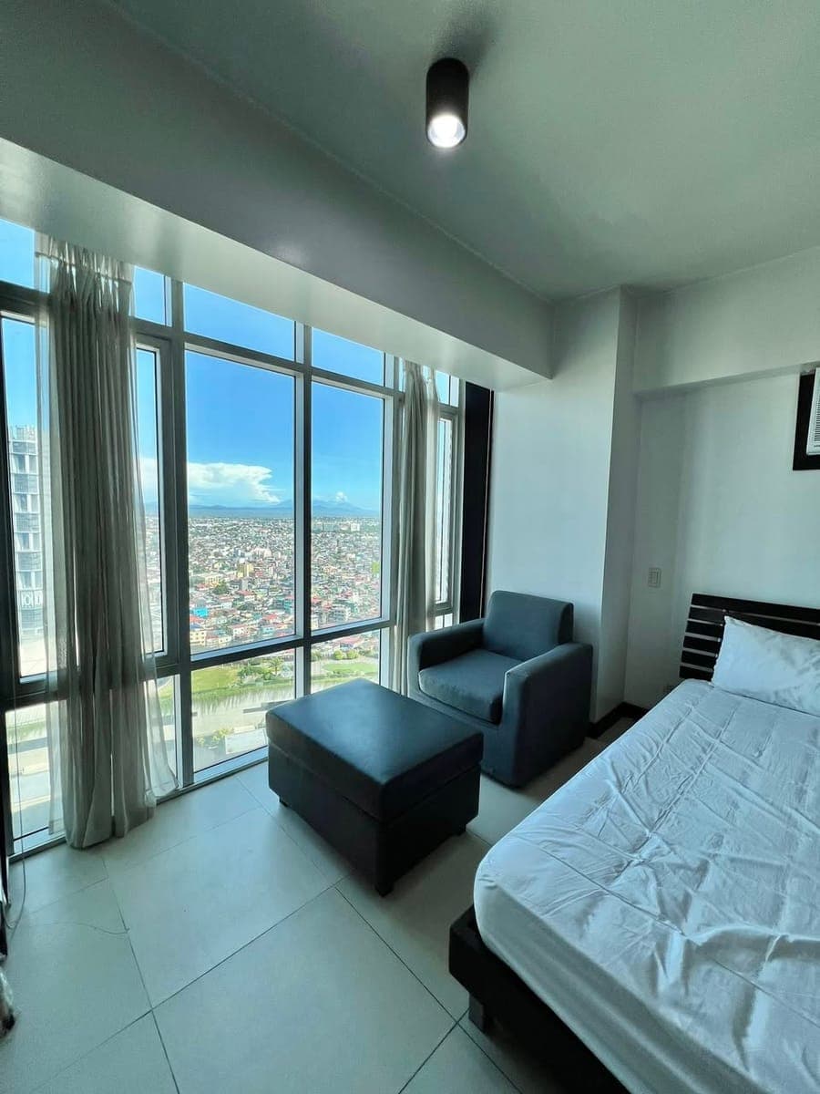 For Lease - photo 1
