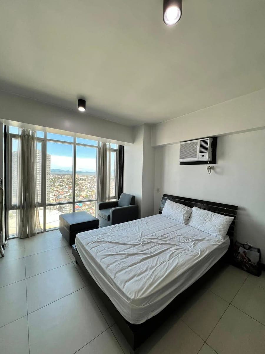 For Lease - photo 2