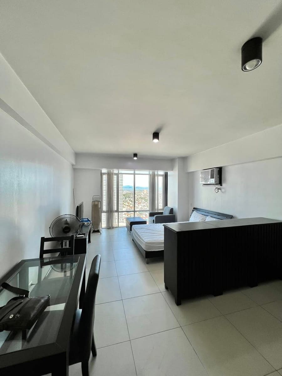 For Lease - photo 5
