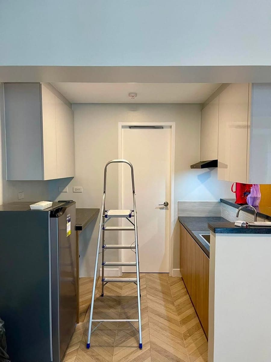 For Lease - photo 1