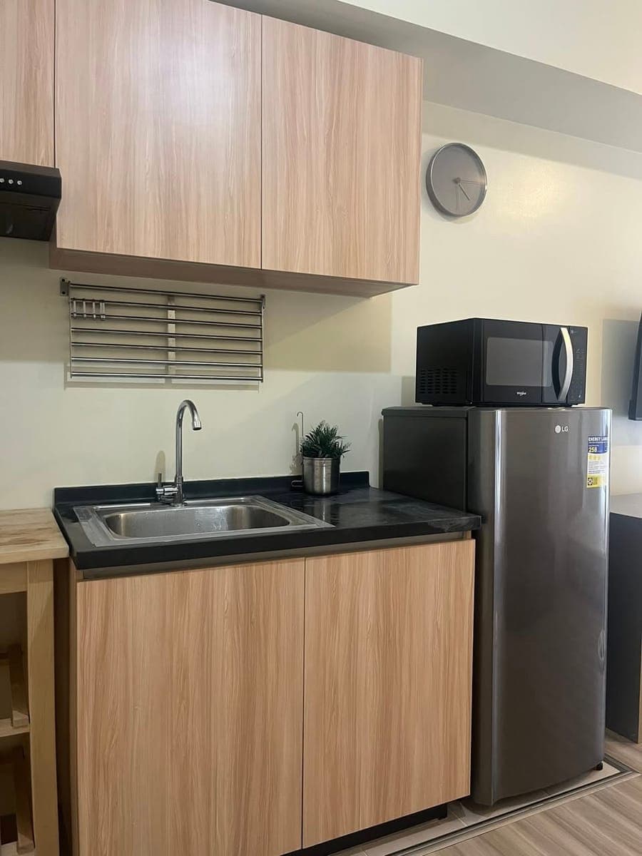 For Lease - photo 2