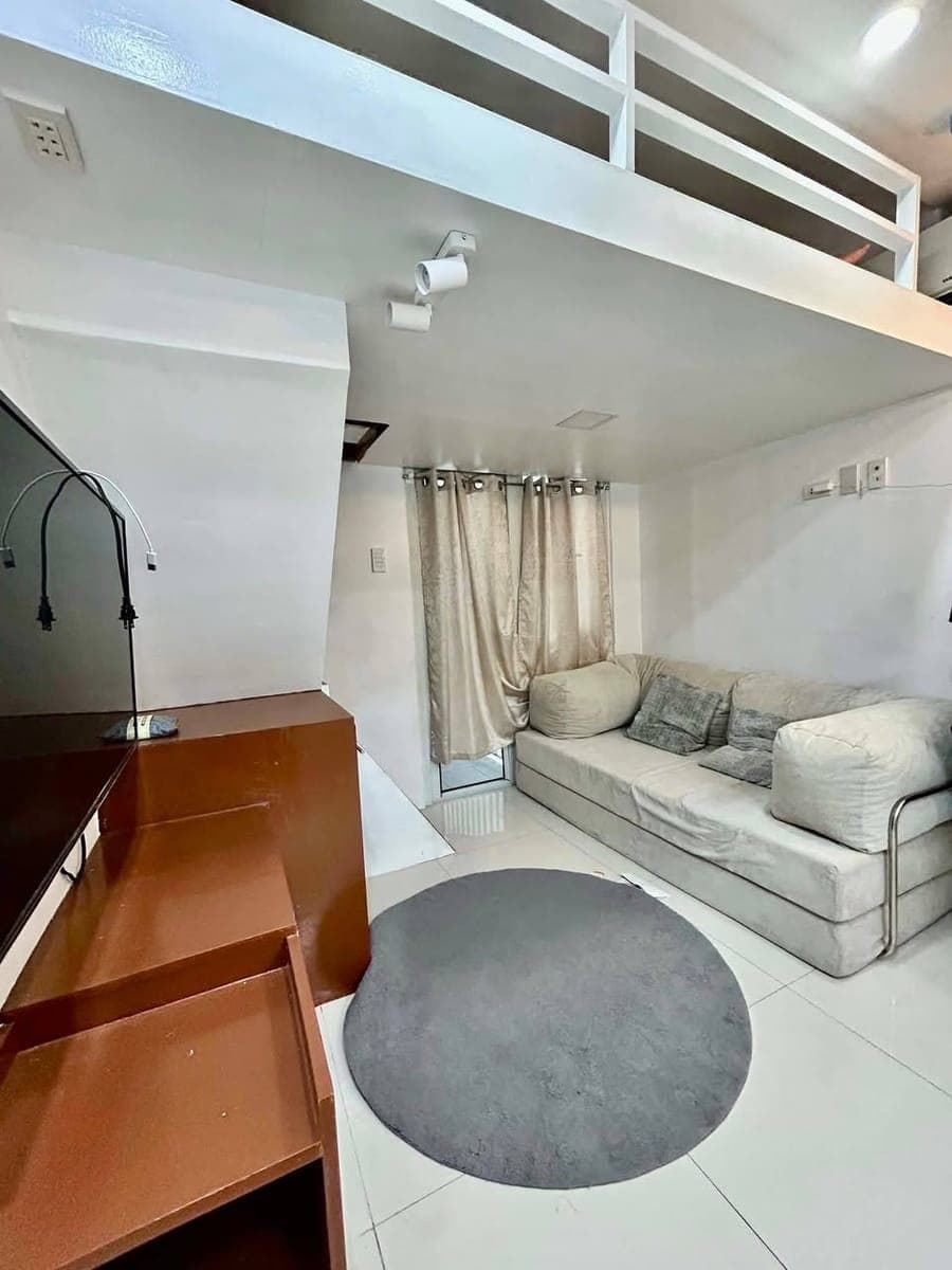 Pet Friendly Studio unit with Balcony FOR RENT - photo 2