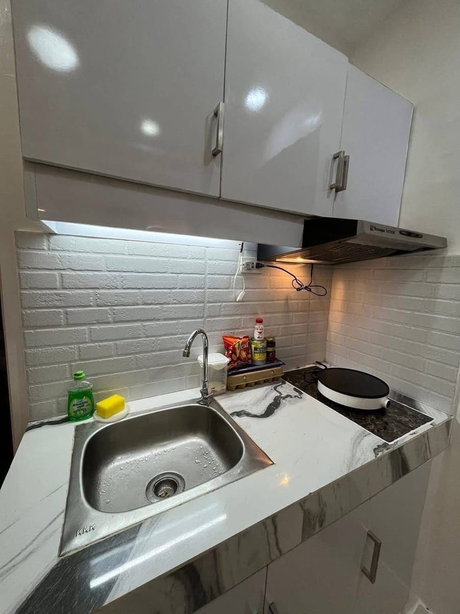 Pet Friendly Studio unit with Balcony FOR RENT - photo 5