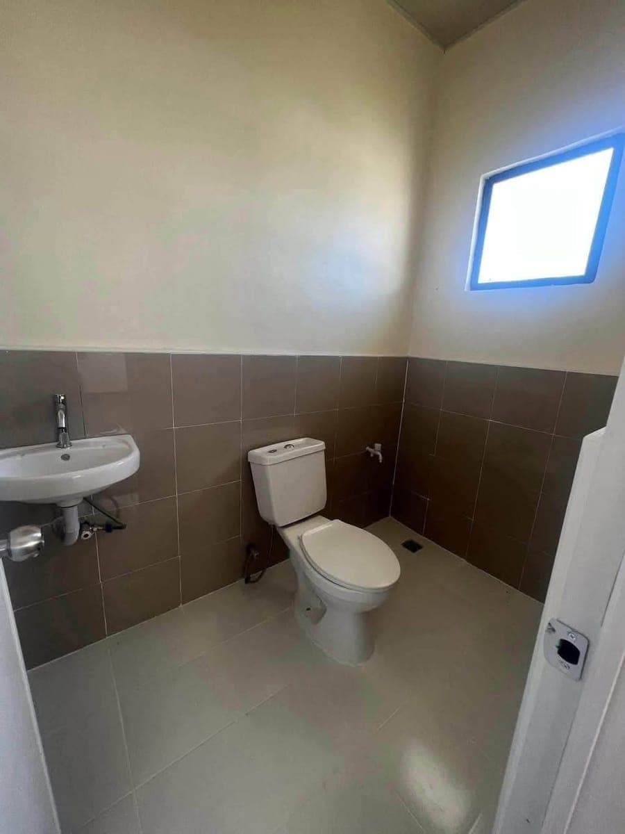 🏠 HOUSE FOR RENT | VICTORS SUBDIVISION PHASE 2 - photo 4