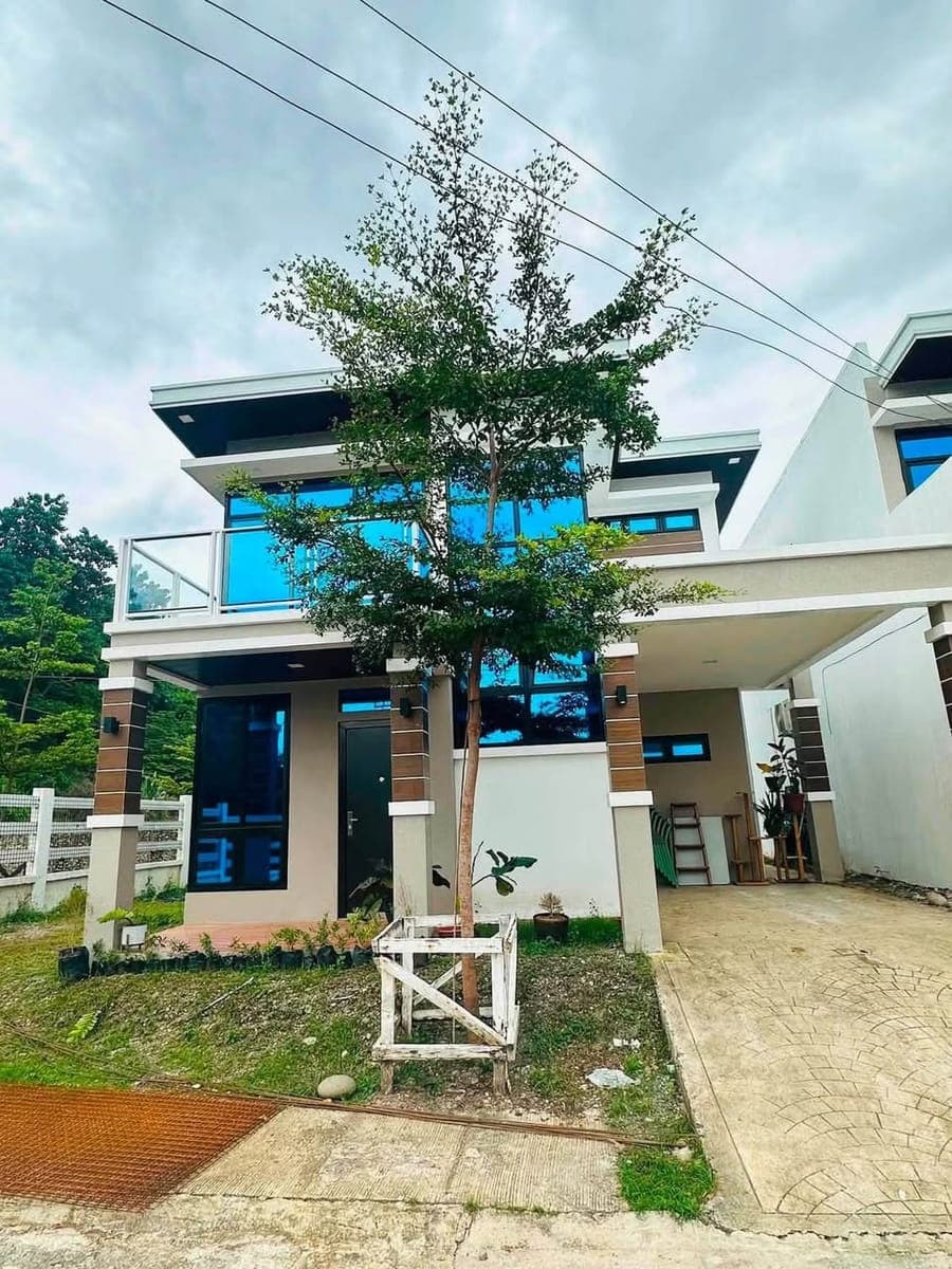 Ignatius Enclave 2 is still - photo 1