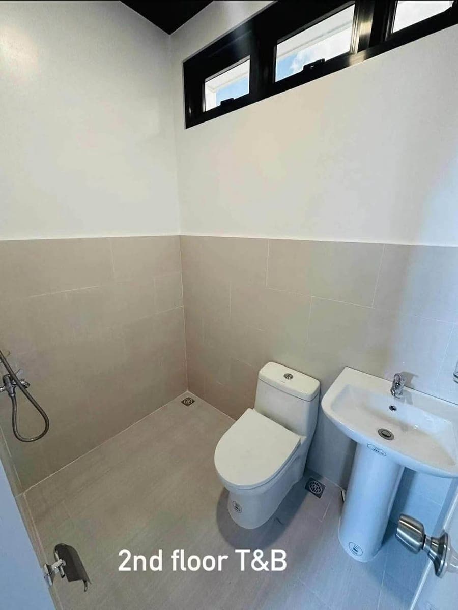 Ignatius Enclave 2 is still - photo 3