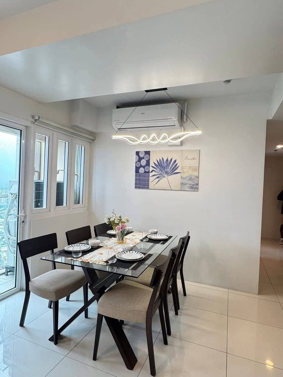 FOR RENT | 3BR Top Floor Unit - photo 2