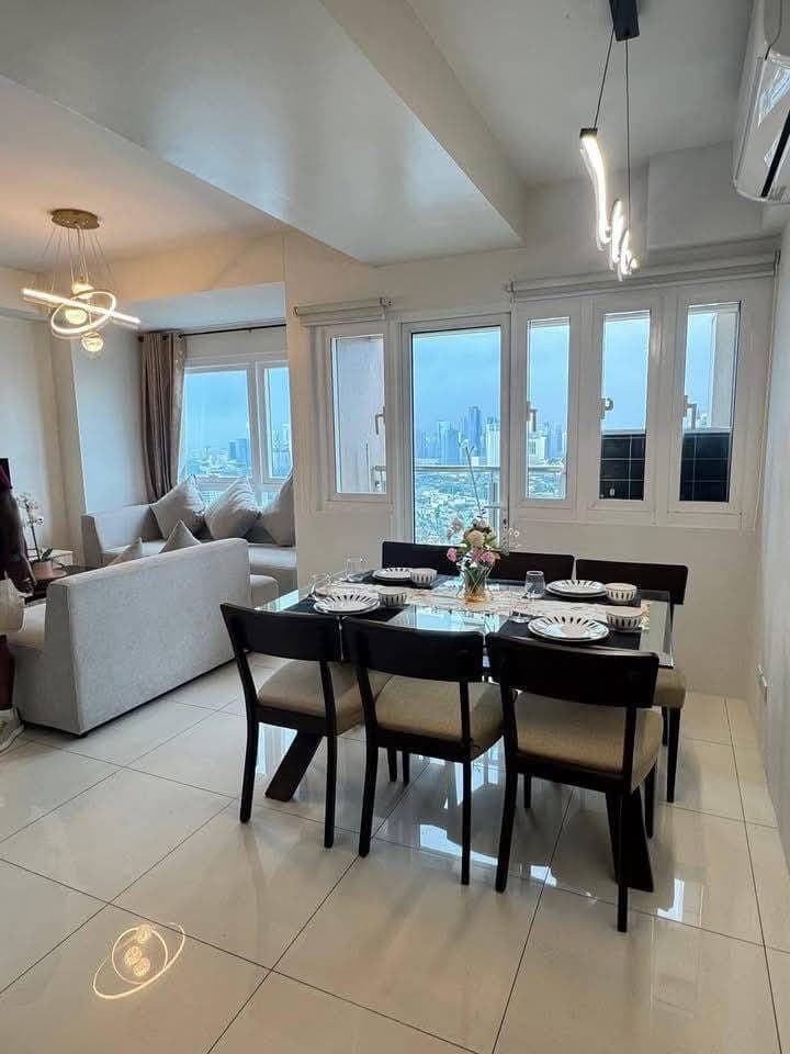 FOR RENT | 3BR Top Floor Unit - photo 3
