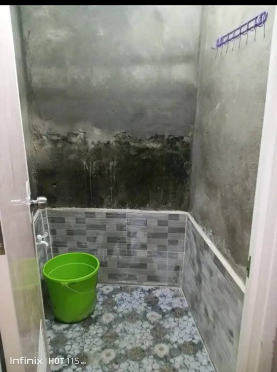 * ROOM FOR RENT * - photo 2