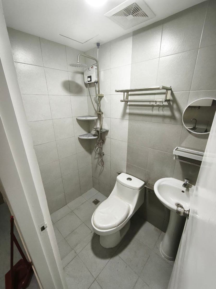 **FOR RENT STUDIO CONDO & PARKING UNITS** - photo 4