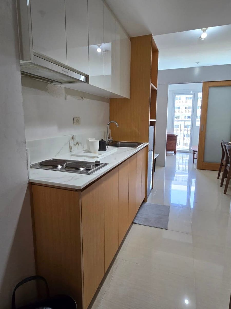 For Lease - photo 1