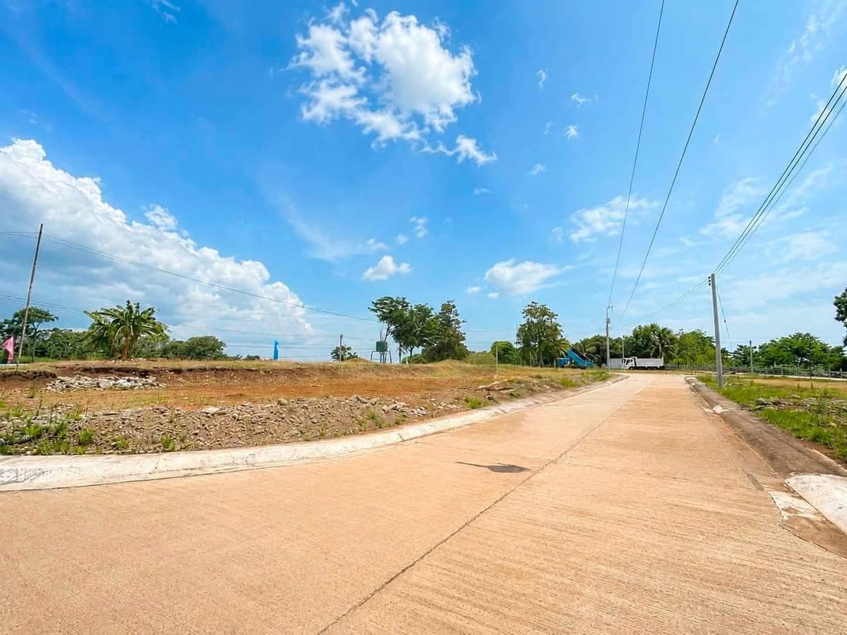 🏡 Still Looking for a Residential Lot Near the City? - photo 2