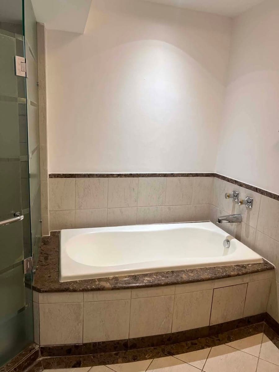 For Lease: 3BR PACIFIC PLAZA TOWERS BGC - photo 3