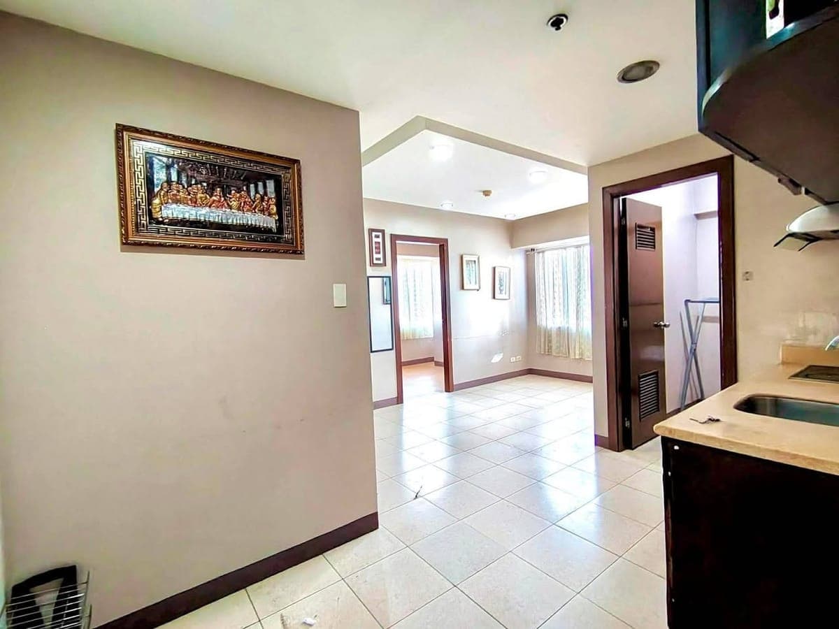 FOR RENT 2 BR BARE UNIT - photo 2