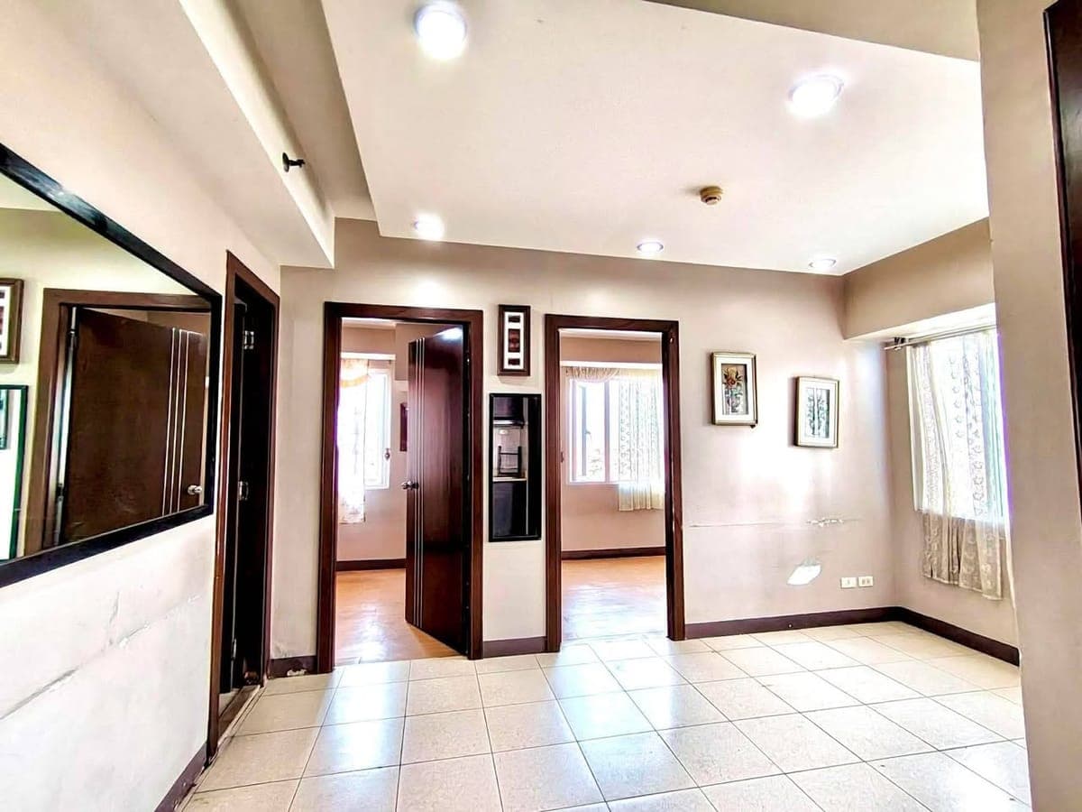 FOR RENT 2 BR BARE UNIT - photo 4