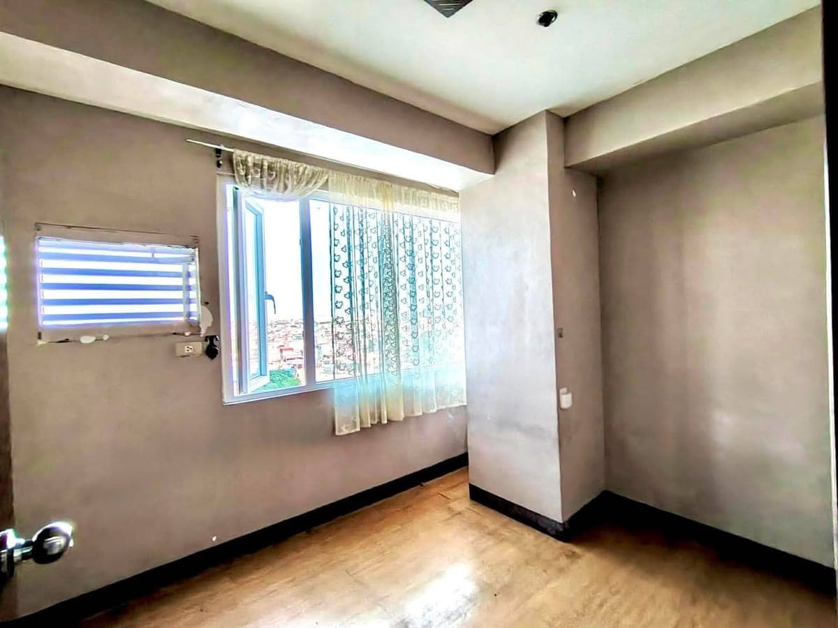 FOR RENT 2 BR BARE UNIT - photo 5