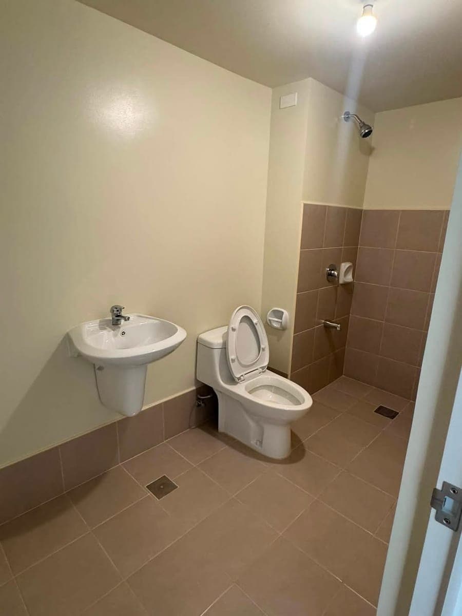 BRANDNEW !!!1bedroom at Avida Cloverleaf Near Ayala Clovermall / Affordable condo  !!! - photo 1