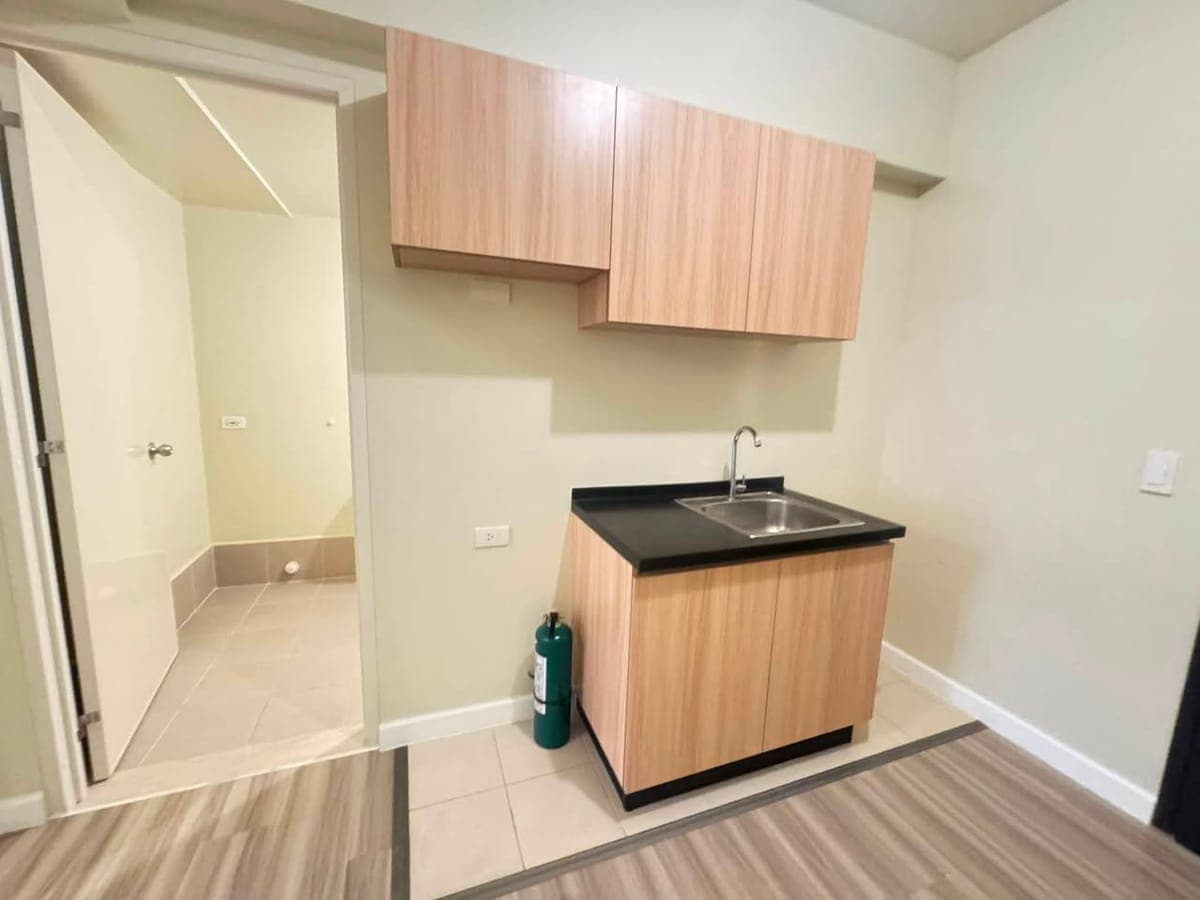 BRANDNEW !!!1bedroom at Avida Cloverleaf Near Ayala Clovermall / Affordable condo  !!! - photo 5