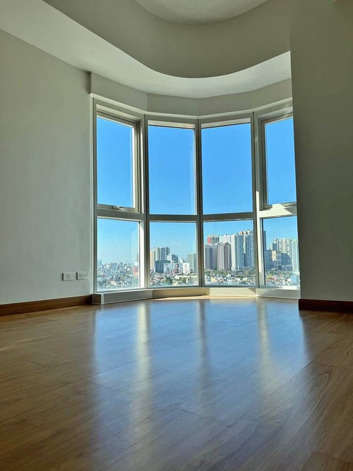 𝐅𝐎𝐑 𝐑𝐄𝐍𝐓: 2BR Condominium with parking and Balcony at Times Square West, Uptown, BGC, Taguig - photo 3