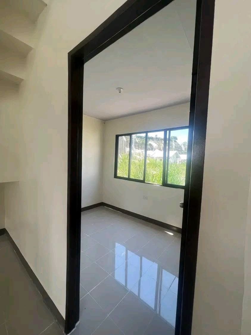 Victors subdivision House for rent - photo 5