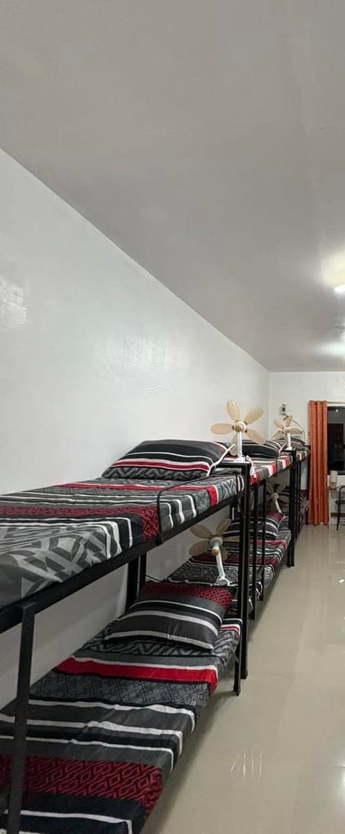 Female Bedspace - photo 3