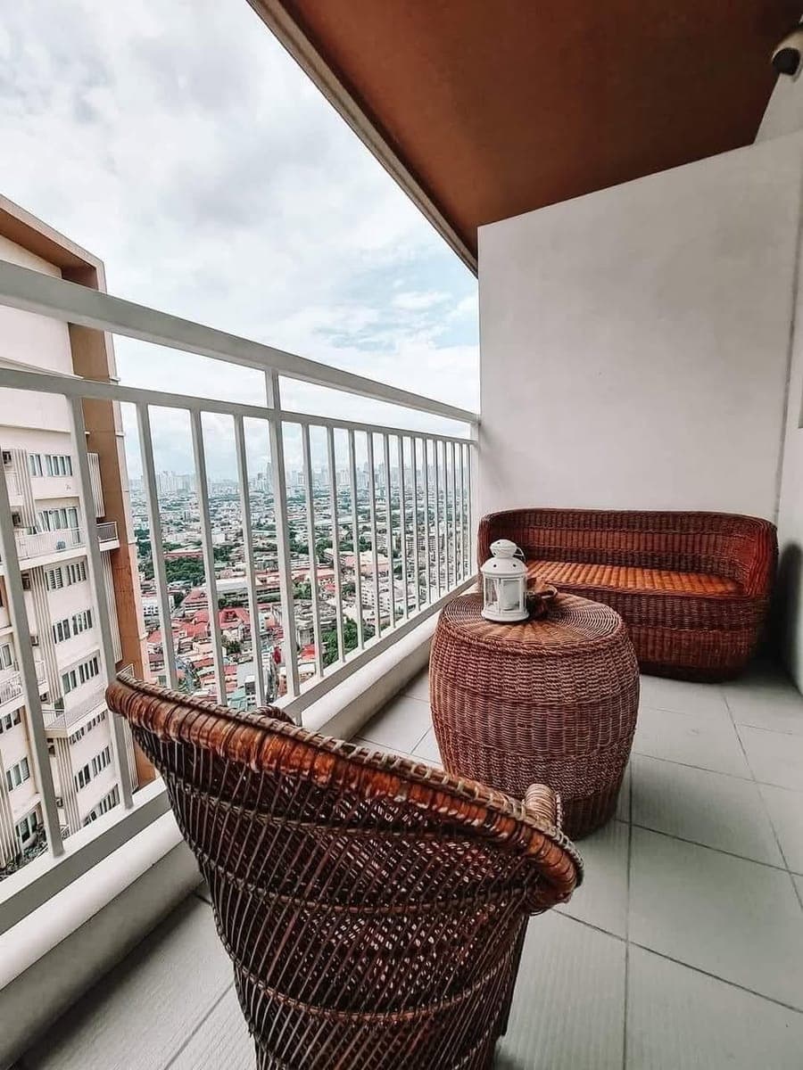 Spacious Studio unit w/ Balcony Available FOR RENT - photo 1