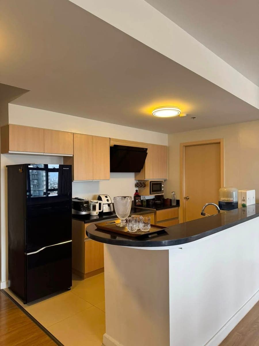 (For Rent) Fully Furnished Loft Penthouse Unit at Alveo High Park Tower 1 w/ parking - photo 4