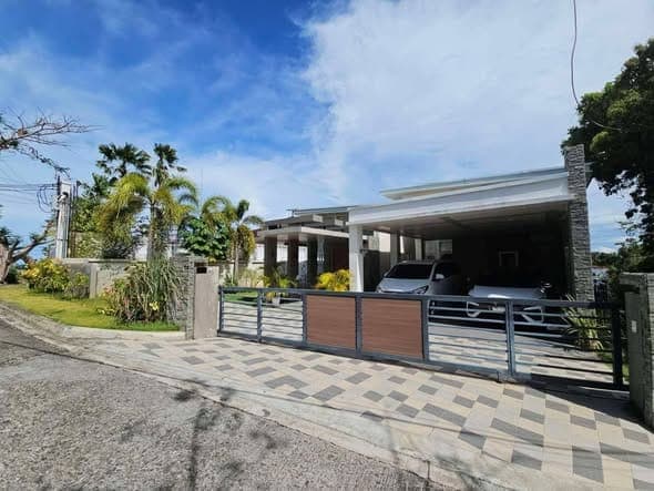 FOR SALE or RENT: Overlooking Luxury House  in Maria Luisa Subdivision, Banilad, Cebu City - photo 1