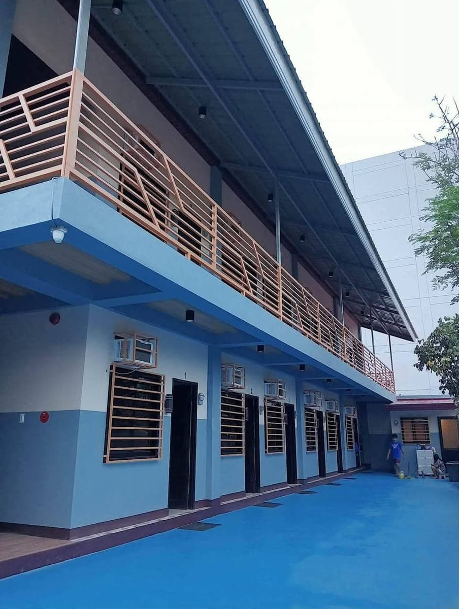 1 unit available - photo 1