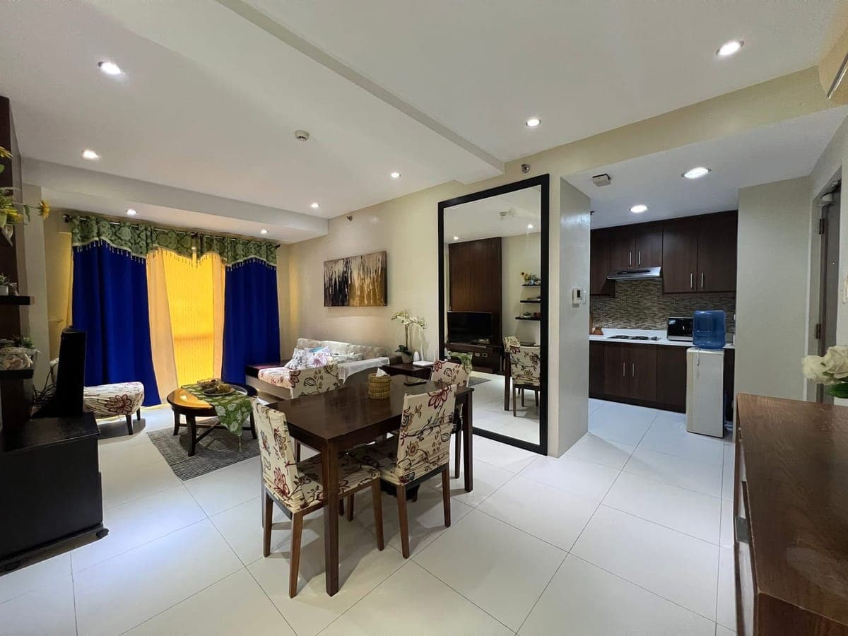 ✨FURNISHED 2-BEDROOM CONDO UNIT FOR RENT IN PADGETT PLACE, MOLAVE ST. CEBU CITY - photo 2