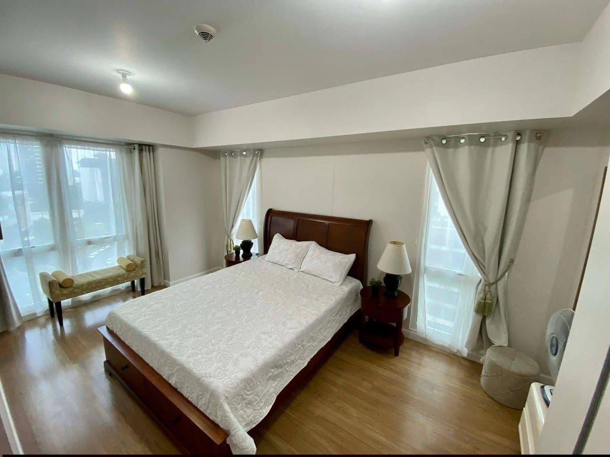 ✨FURNISHED 2-BEDROOM CONDO UNIT FOR RENT IN SOLINEA TOWERS, CEBU BUSINESS PARK CEBU CITY - photo 3