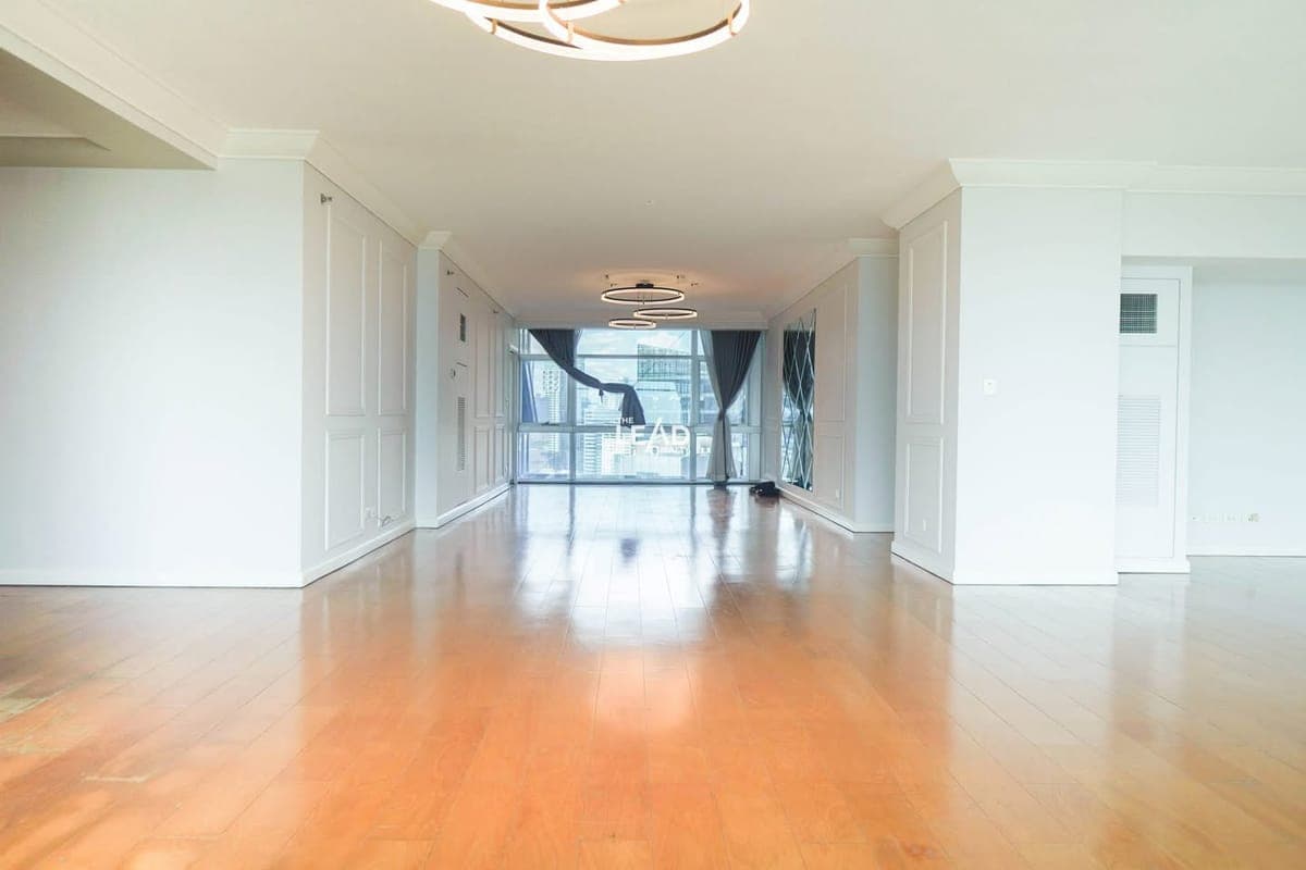 FOR LEASE: P310,000 inclusive of association dues - photo 4