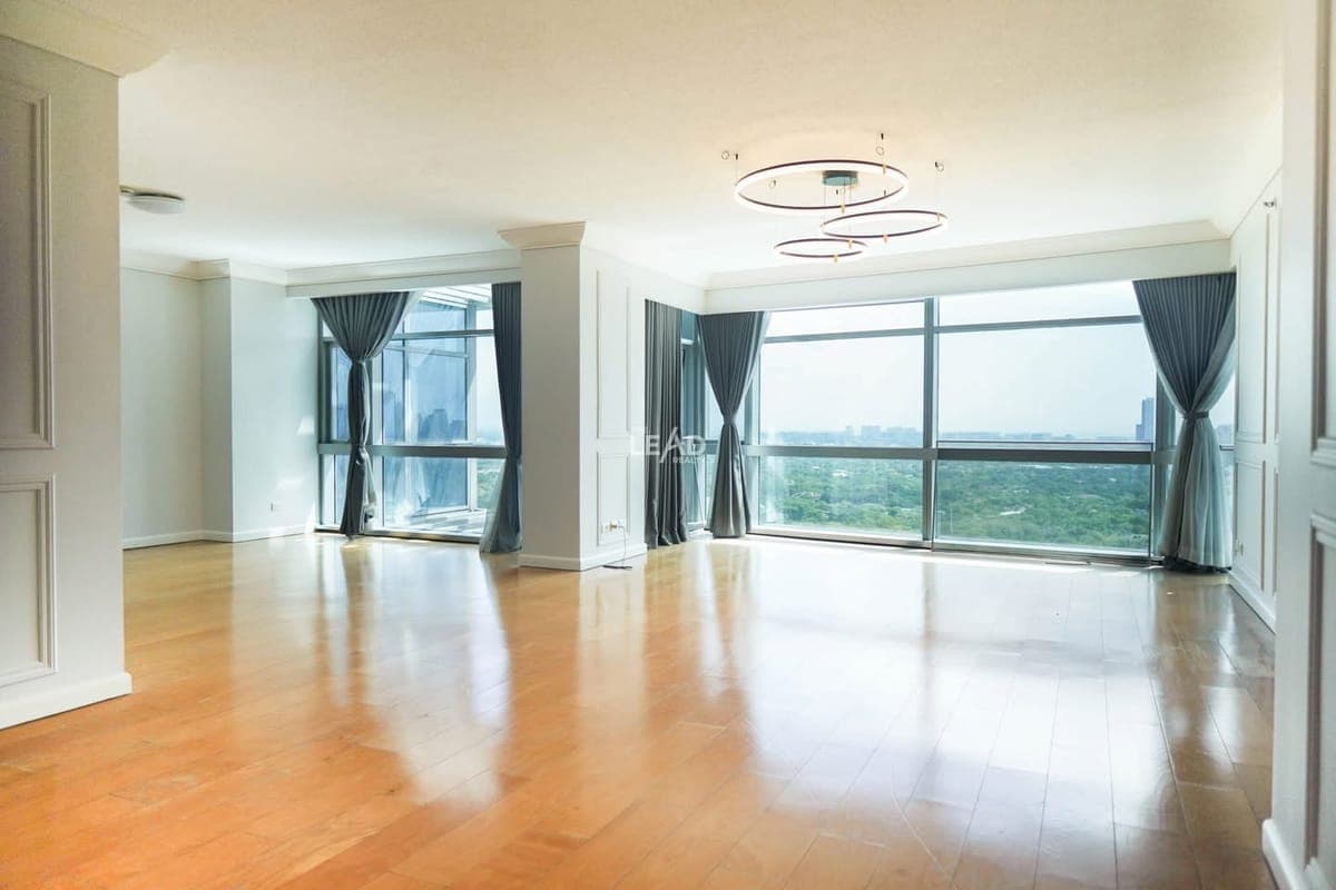 FOR LEASE: P310,000 inclusive of association dues - photo 5