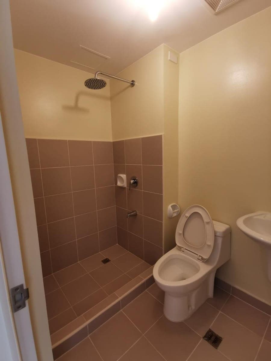 **FOR LEASE: (Arca South, Taguig) Avida Towers One Union Place** - photo 3