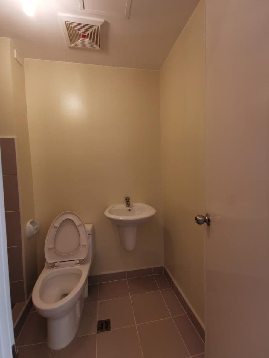 **FOR LEASE: (Arca South, Taguig) Avida Towers One Union Place** - photo 4