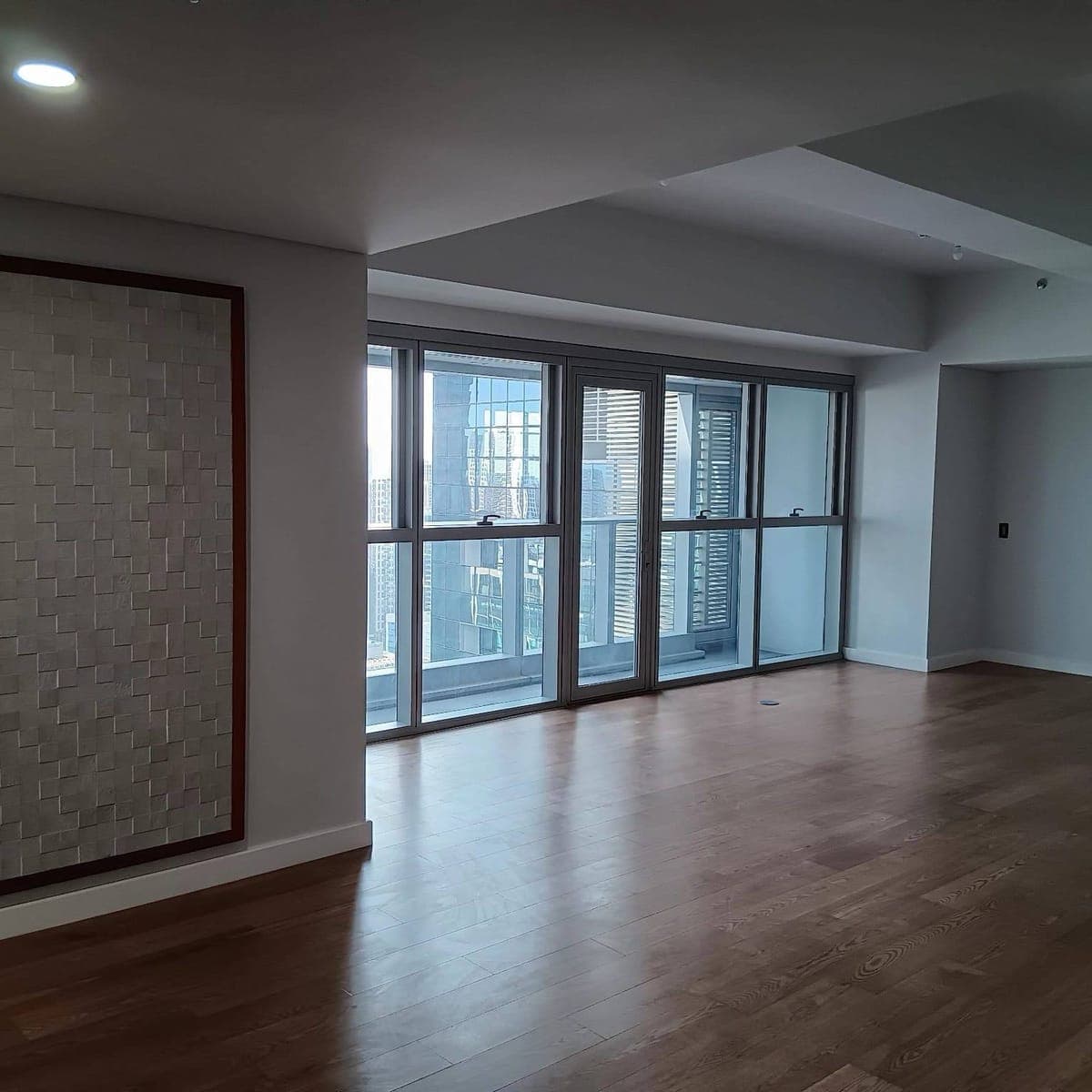 FOR LEASE: High-Floor 3BR | The Seasons Residences – Natsu Tower - photo 2