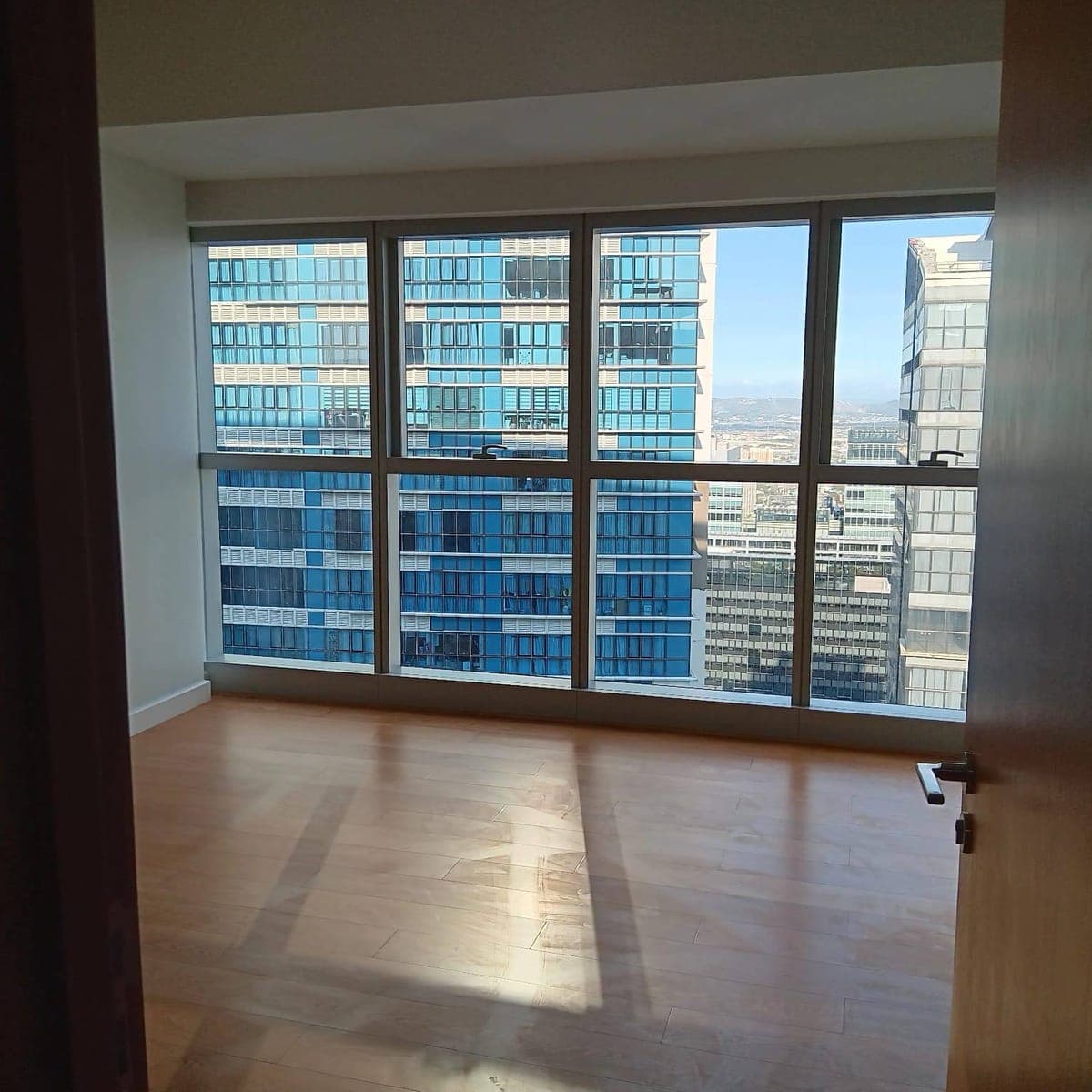 FOR LEASE: High-Floor 3BR | The Seasons Residences – Natsu Tower - photo 5