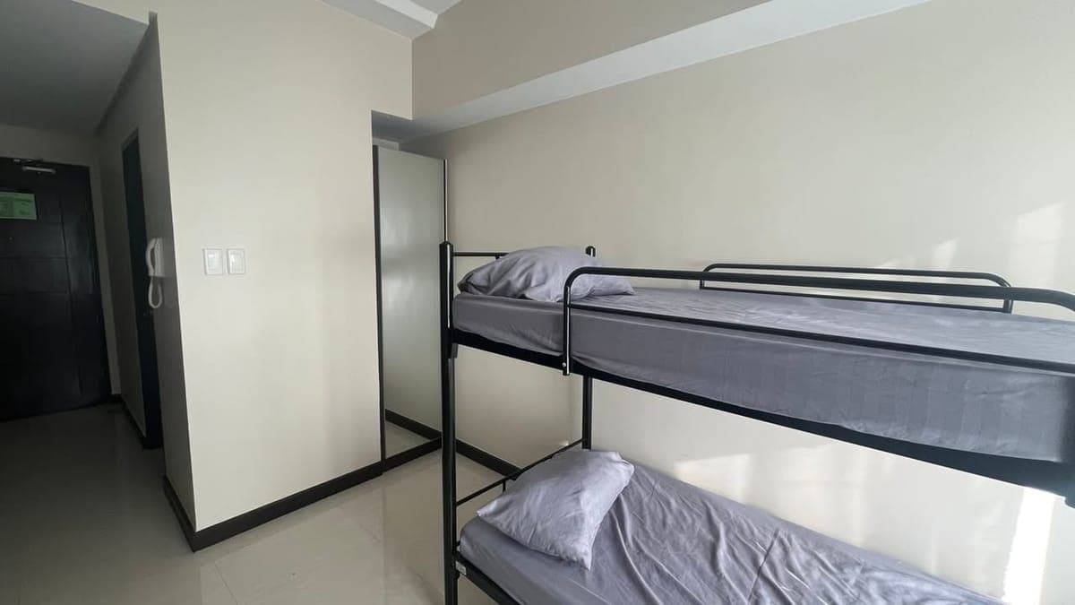 Furnished studio unit for rent (Looking for long term renters) - photo 3