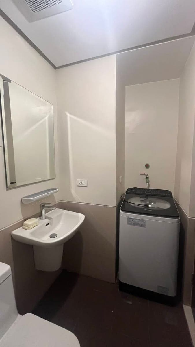 Furnished studio unit for rent (Looking for long term renters) - photo 4