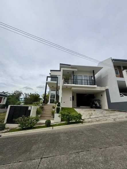 𝐑𝐄𝐏𝐑𝐈𝐂𝐄𝐃 𝐭𝐨 ₱𝟕𝟓,𝟎𝟎𝟎/𝐦𝐨𝐧𝐭𝐡 (𝐟𝐫𝐨𝐦 ₱𝟖𝟓,𝟎𝟎𝟎) - photo 1