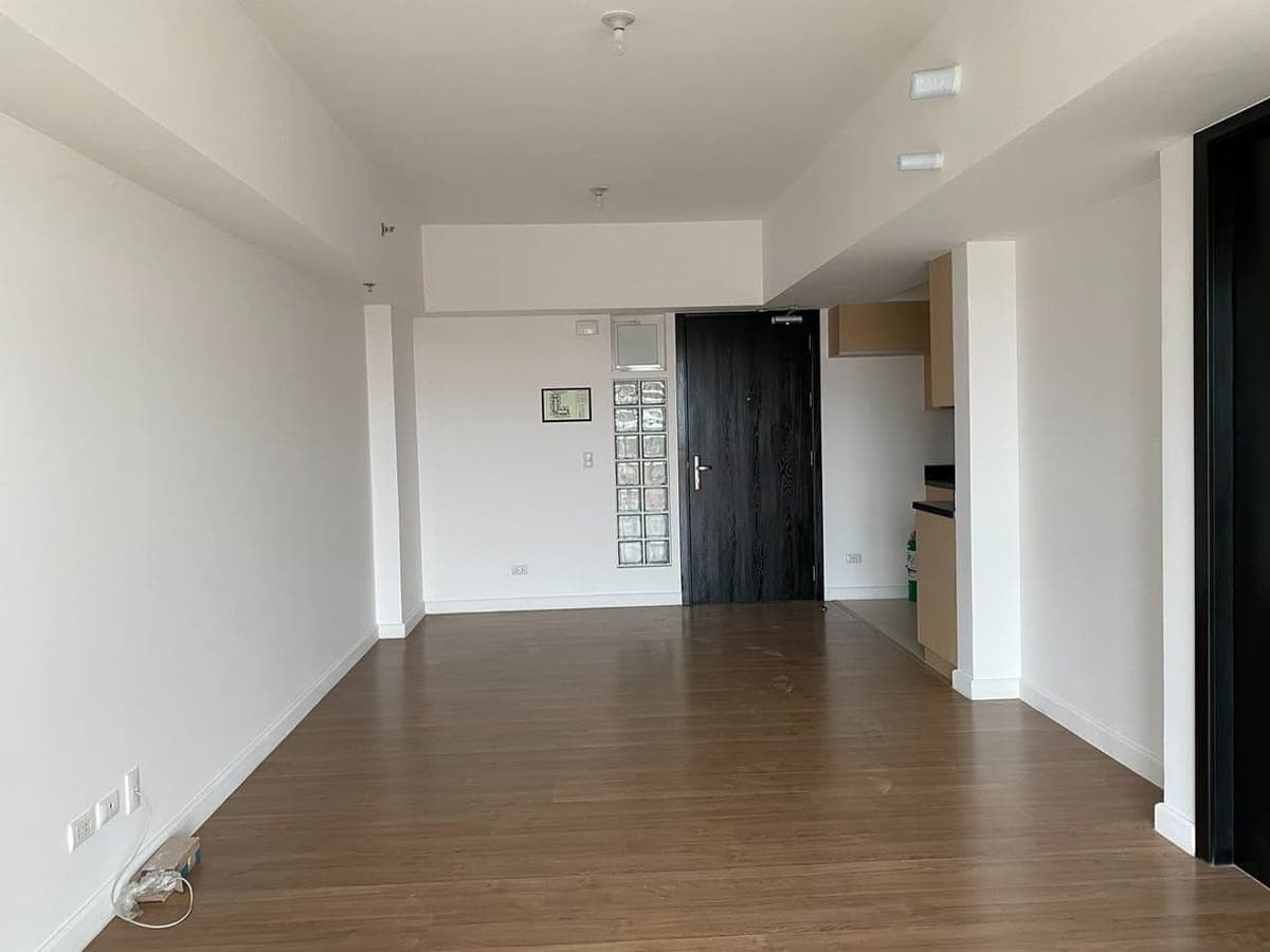 FOR RENT: THE VERANDA 1 BEDROOM - photo 2