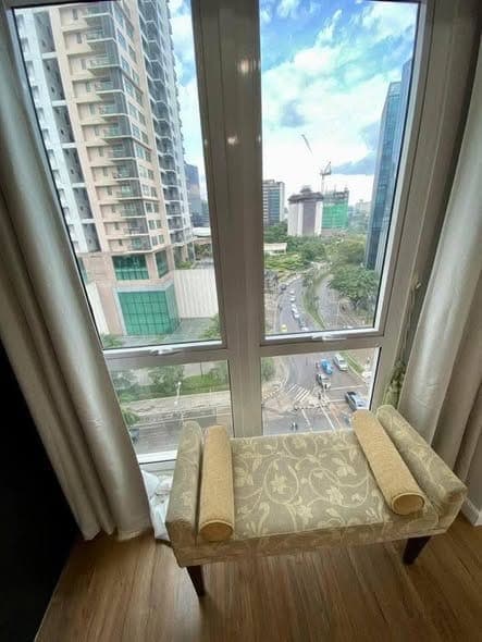 Experience the perfect blend of comfort and convenience in this meticulously maintained 2-bedroom un... - photo 3