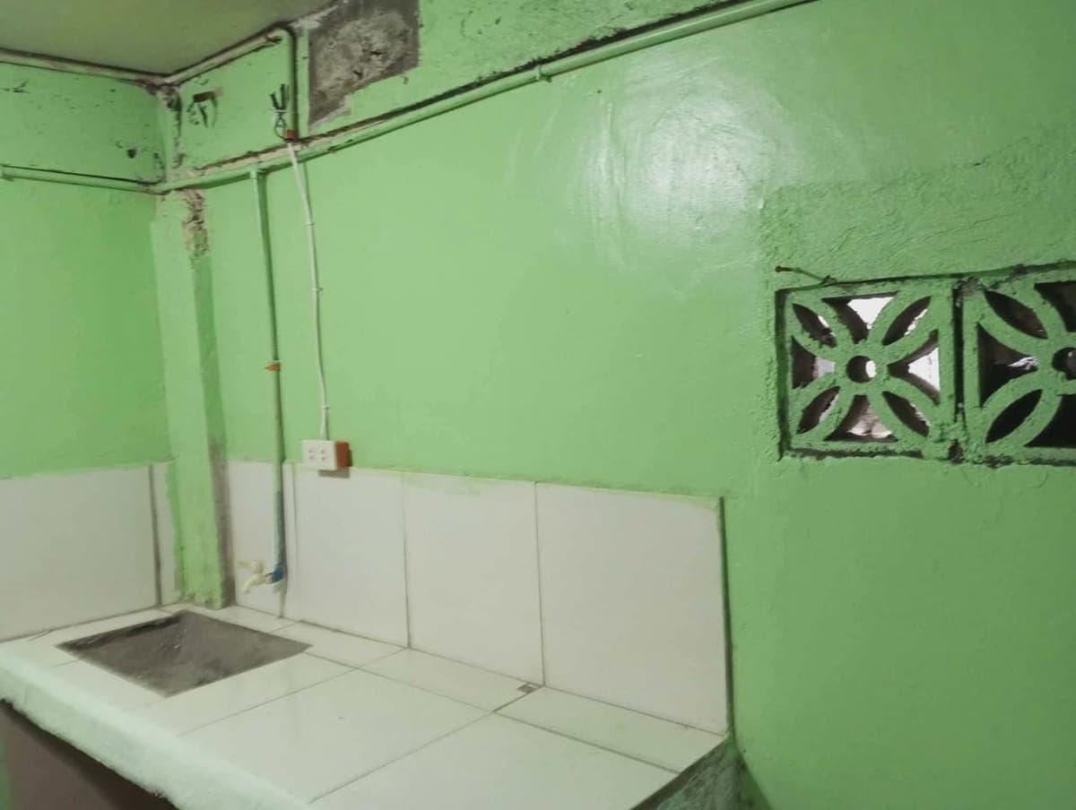 FOR RENT SMALL FAMILY ROOM - photo 1