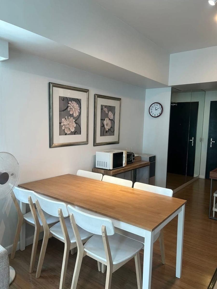 For Lease: 2 BR in The Meranti Tower Two Serendra BGC, Taguig City - photo 2