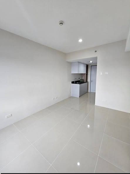 Enjoy a fresh start — be the first to live in this newly turnover Studio Unit at JTower - photo 4