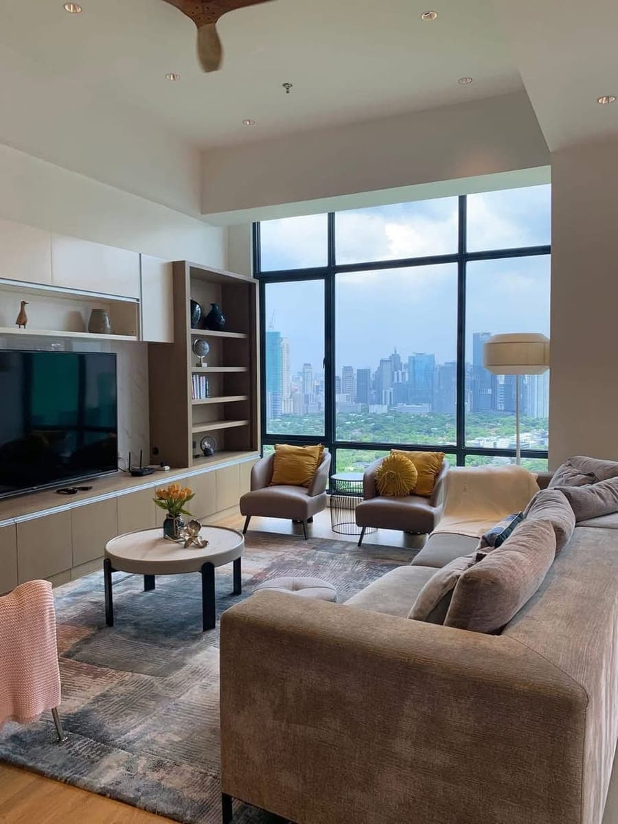For Lease: 2 Bedroom with Maid’s Room Unit in Bellagio Tower 2, Taguig City - photo 1