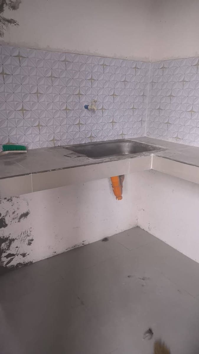 Room for Rent Available - photo 1