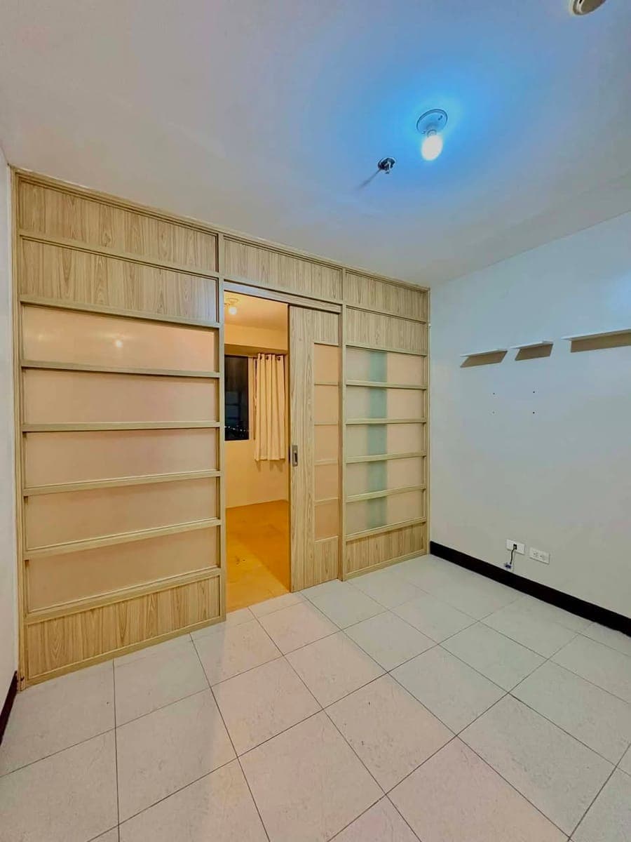 FOR RENT ONE BEDROOM BARE UNIT - photo 4